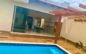 Casa com piscina e duas suítes perto do Parque Lagoa Quente